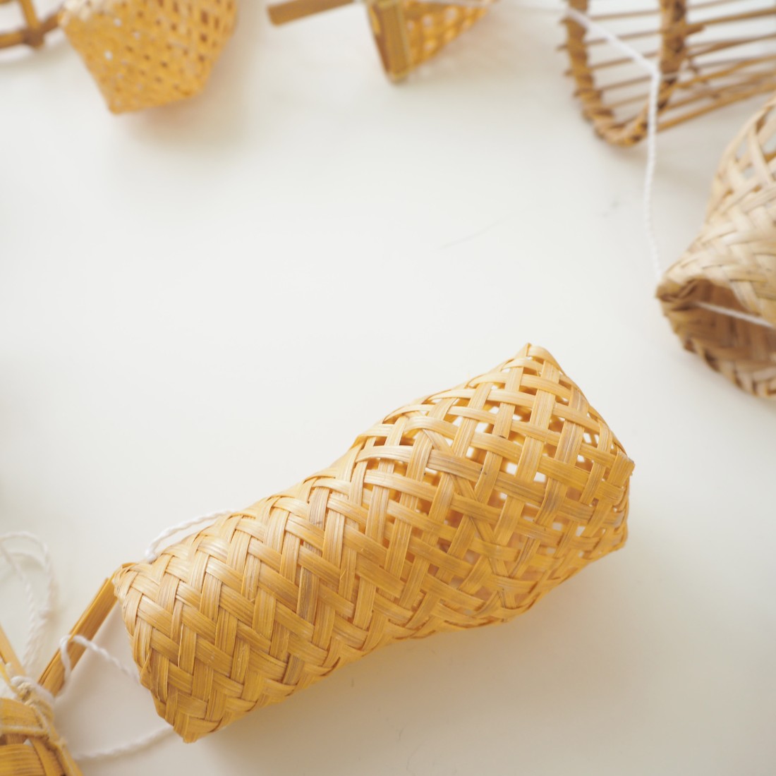 小さなカゴのガーランド | People Tree｜Fresk（フレスク）