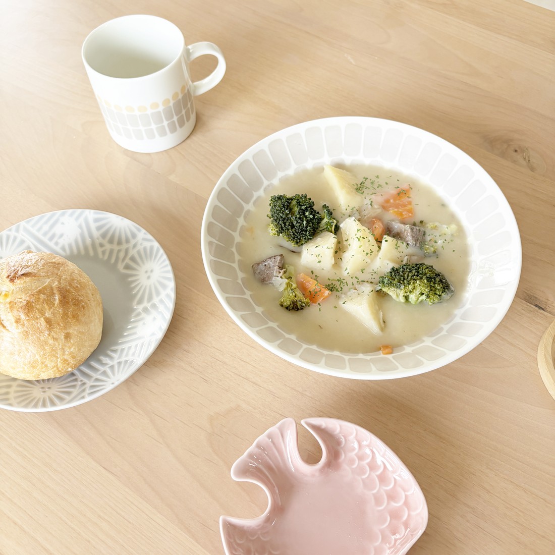 amis グレージュプレート｜Fresk（フレスク）